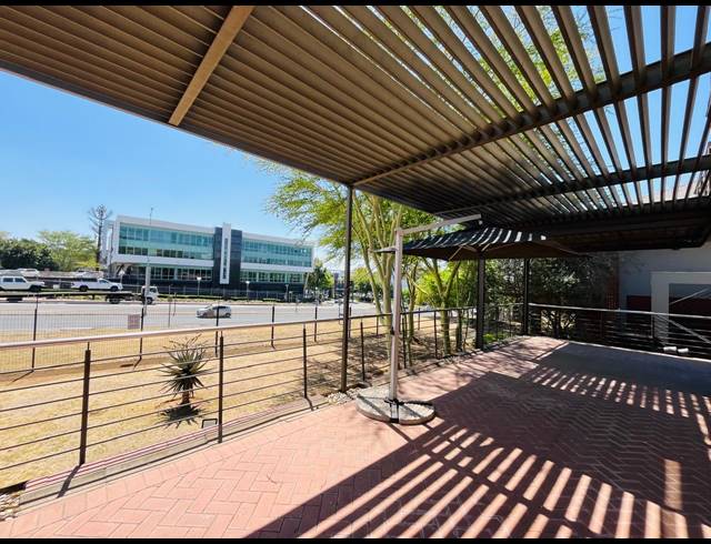 329M² OFFICE TO LET IN MAGALIESSIG